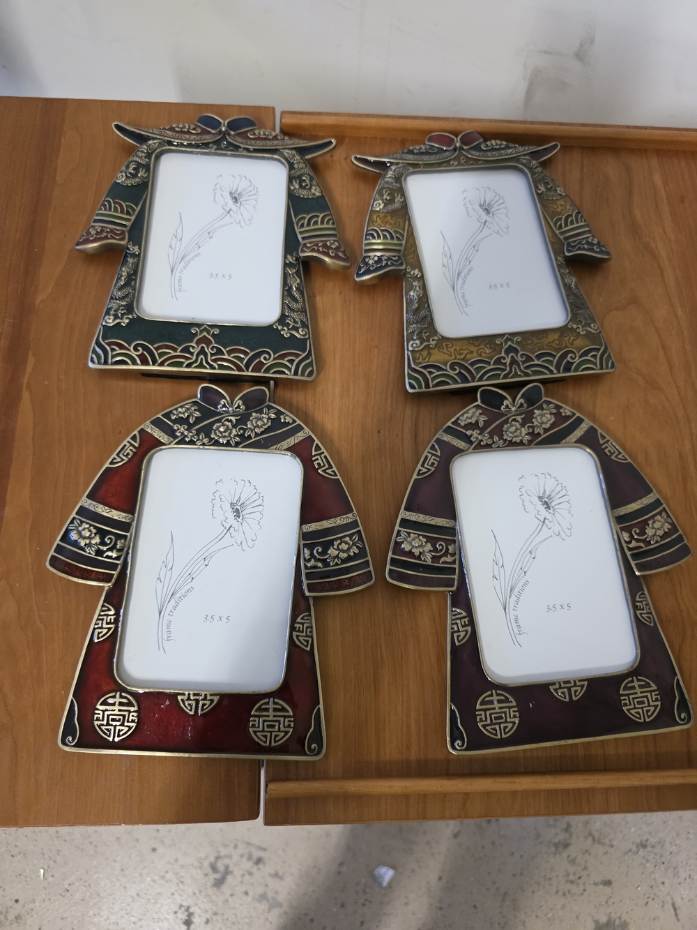 Ornate Kimono-Shaped Decorative Photo Frame - Red, Green, Gold